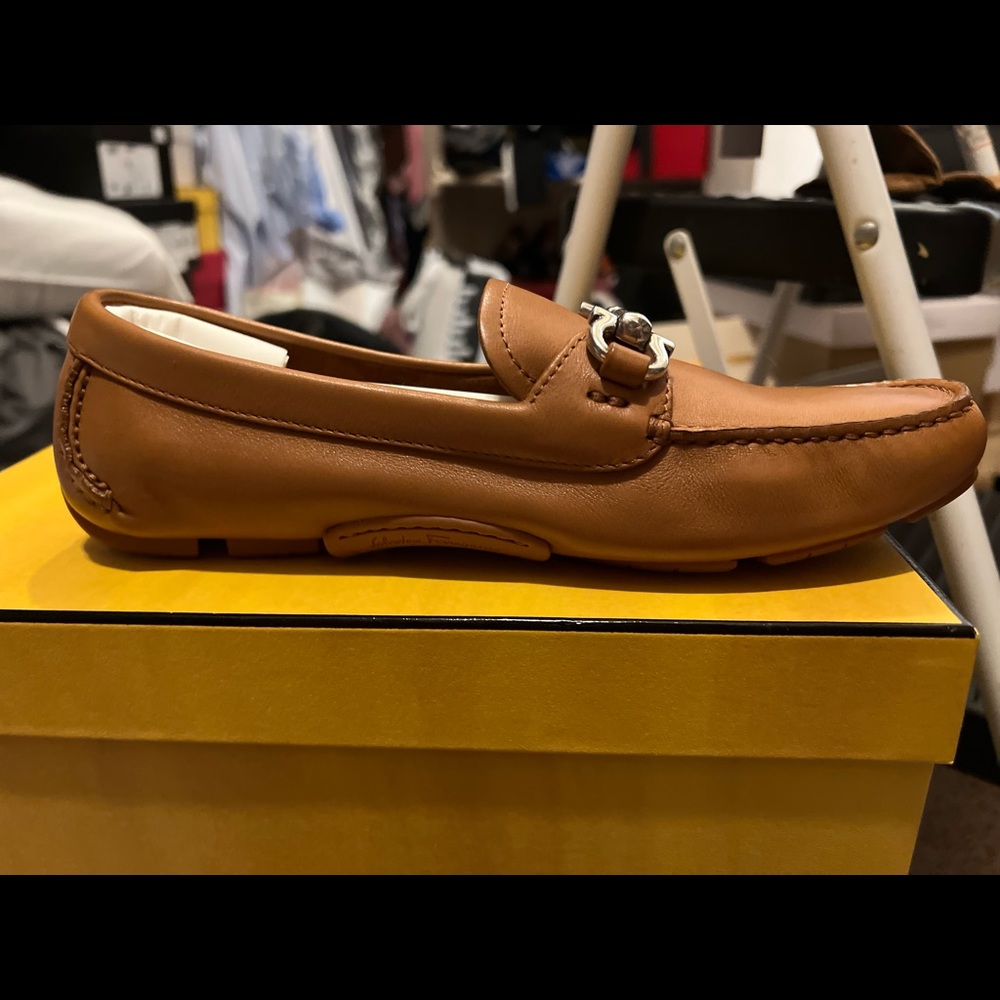 Salvatore ferragamo parigi loafers